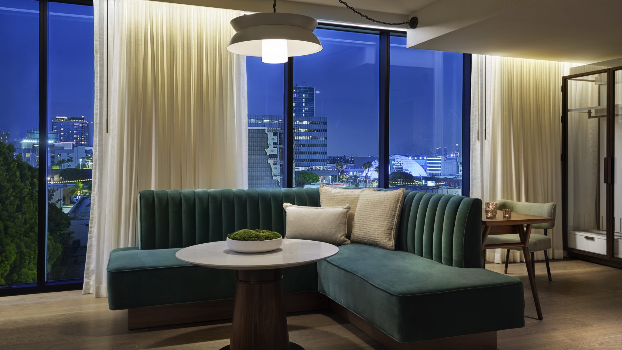 Thompson Hotel Opens In Los Angeles California Home Design   22 Thomson Hollywood Suite 2 2048x1152 